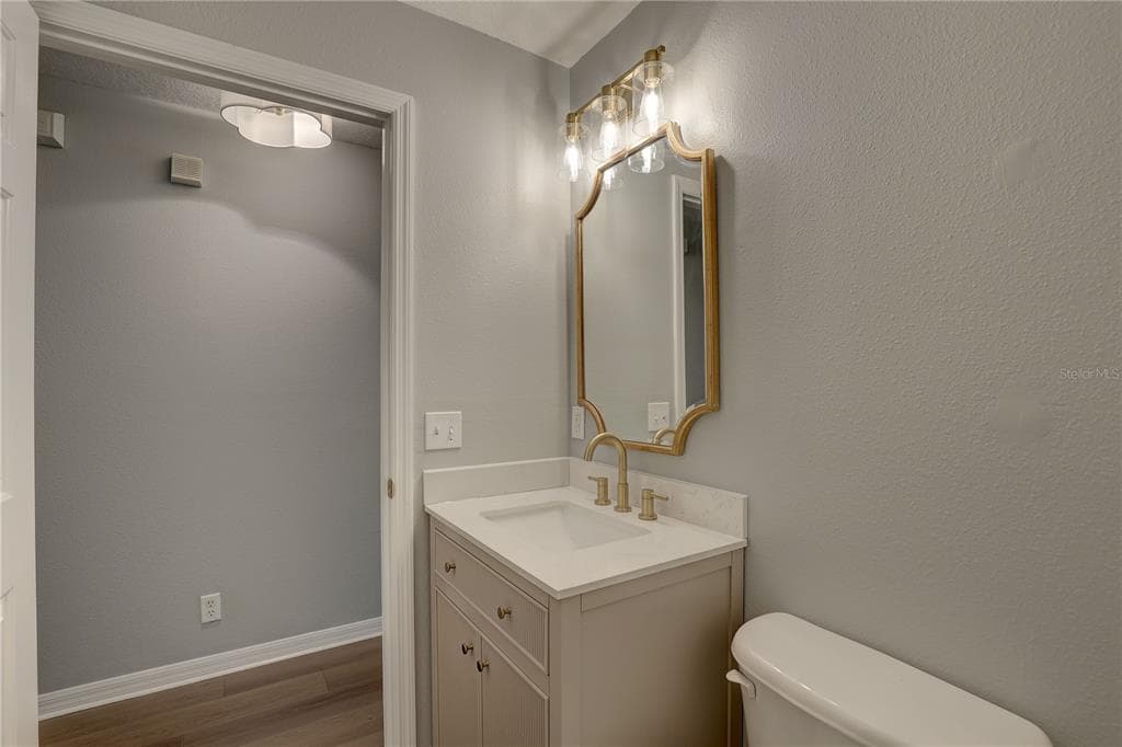 9516 CHARLESBERG DRIVE photo 21