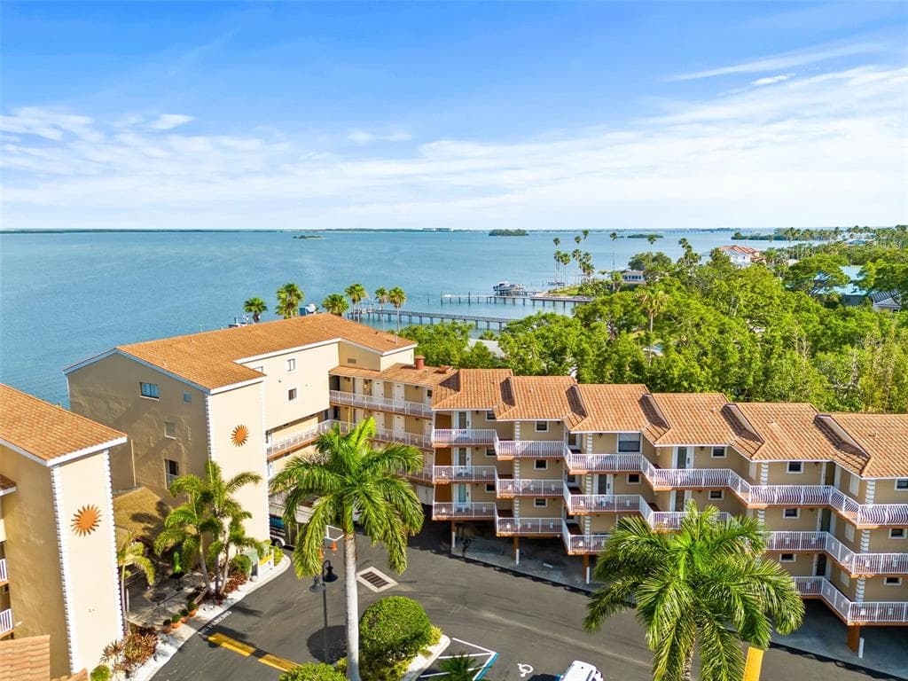 1420 BAYSHORE BOULEVARD 206 photo 2