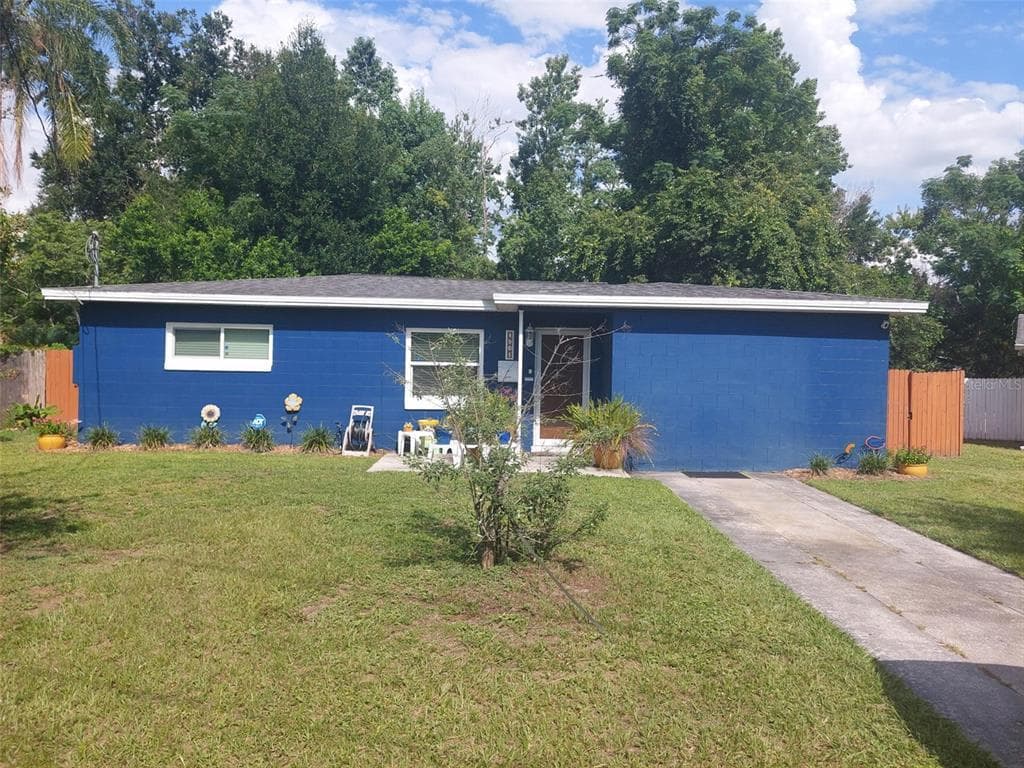 4901 BRISTOL COURT photo 1