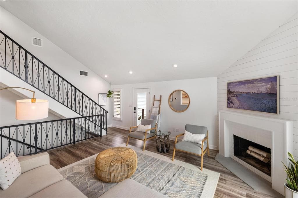 5121 OXFORD DRIVE photo 9