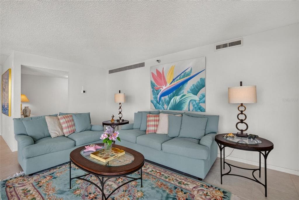 690 ISLAND WAY 909 photo 21