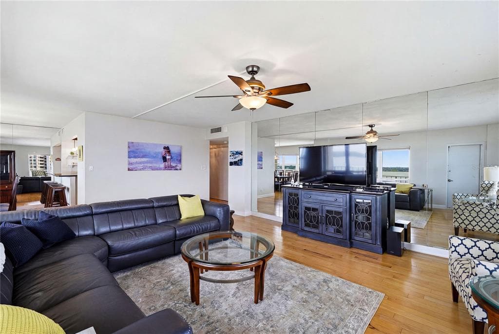 1621 GULF BOULEVARD 1408 photo 12