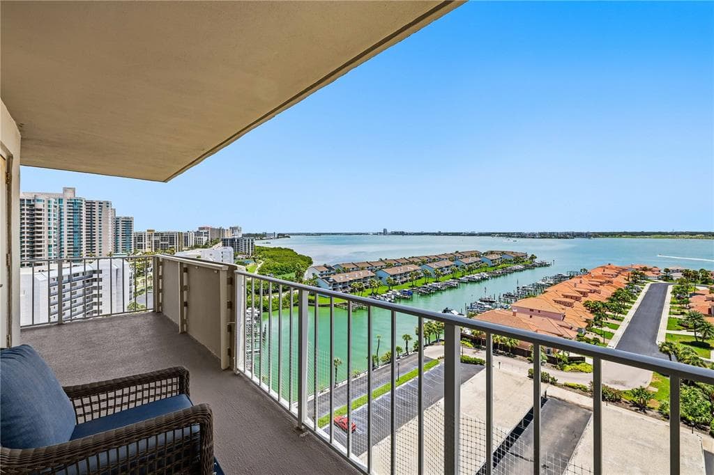 1621 GULF BOULEVARD 1408 photo 7