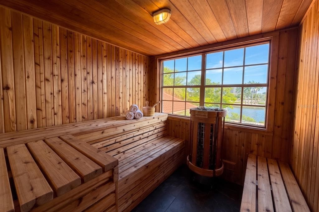 2400 FEATHER SOUND DRIVE 1426 photo 24