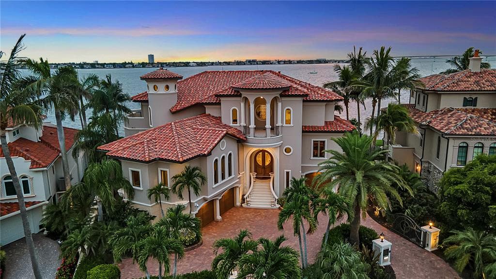 1372 HARBOR DRIVE photo 1