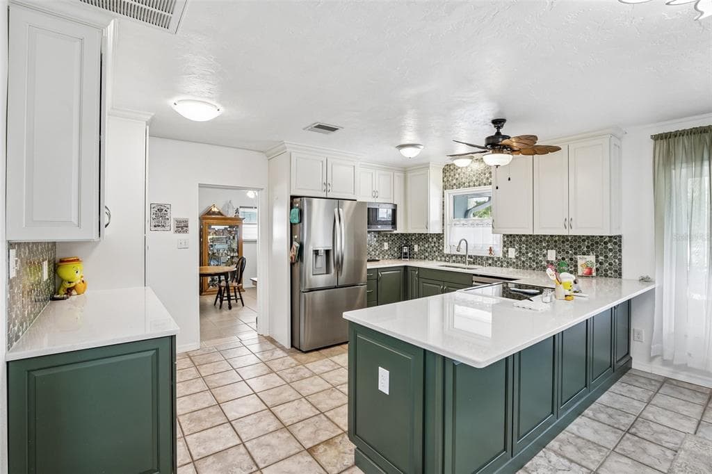 806 BLUE HERON BOULEVARD photo 6