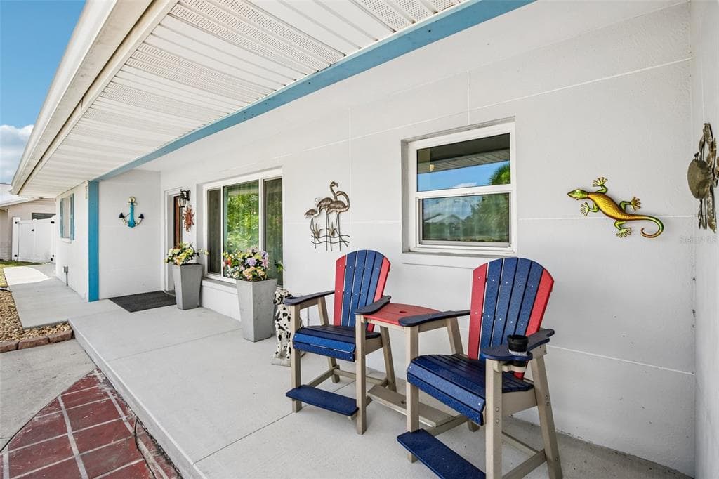 806 BLUE HERON BOULEVARD photo 3