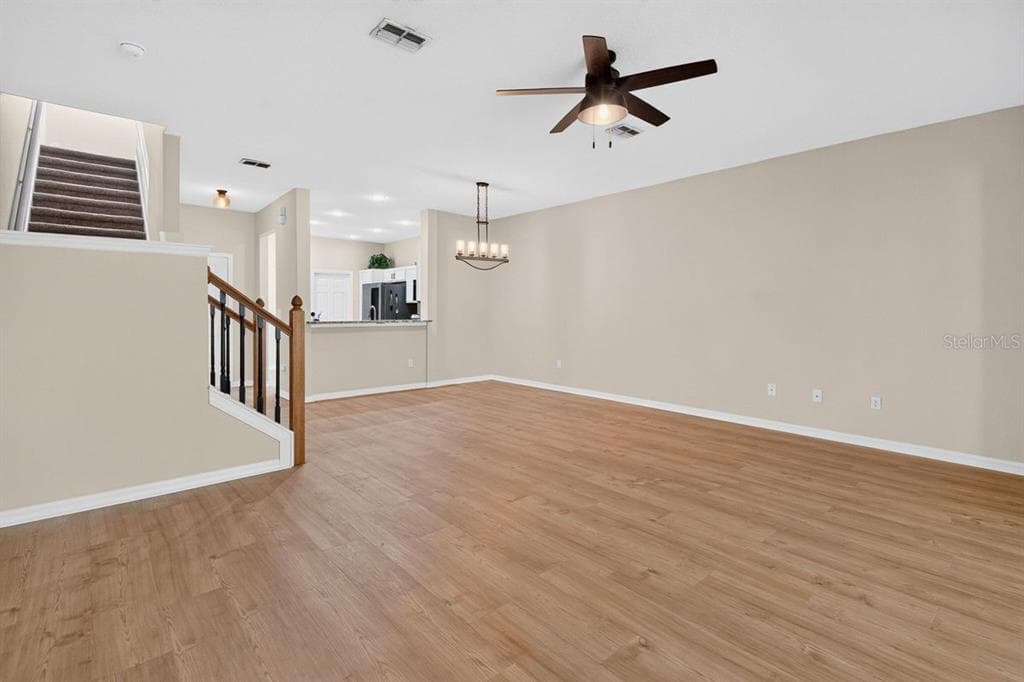 648 SPRING LAKE CIRCLE photo 9