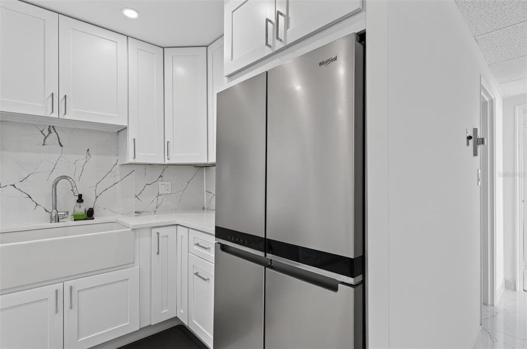 31 ISLAND WAY 508 photo 9
