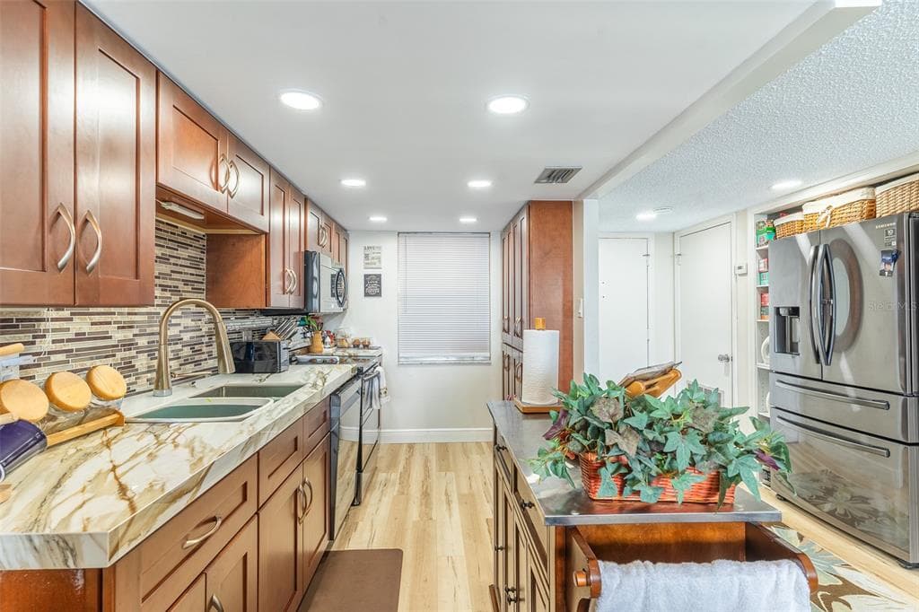 700 MIRROR TERRACE NW 511 photo 4