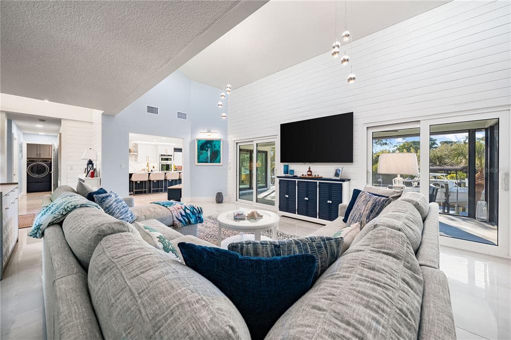 2500 MONTEREY STREET photo 13