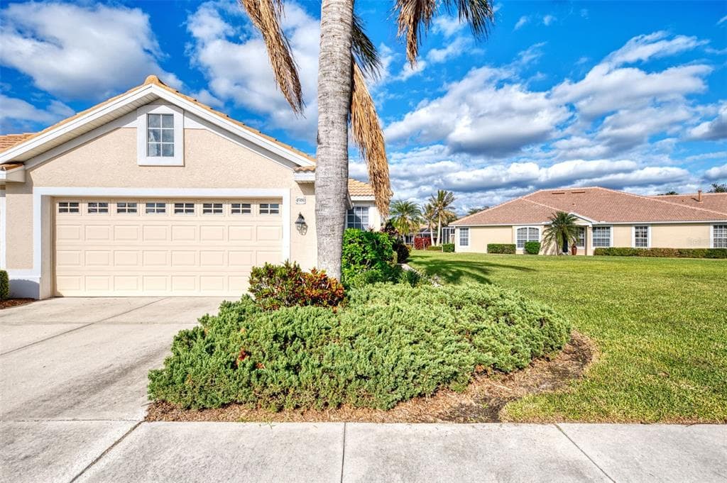 4980 WHISPERING OAKS DRIVE photo 8