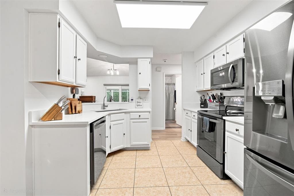 1014 HARDWOOD DRIVE photo 17