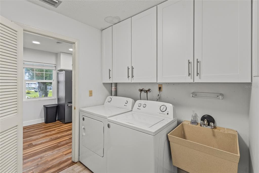 611 LEONA AVENUE photo 22