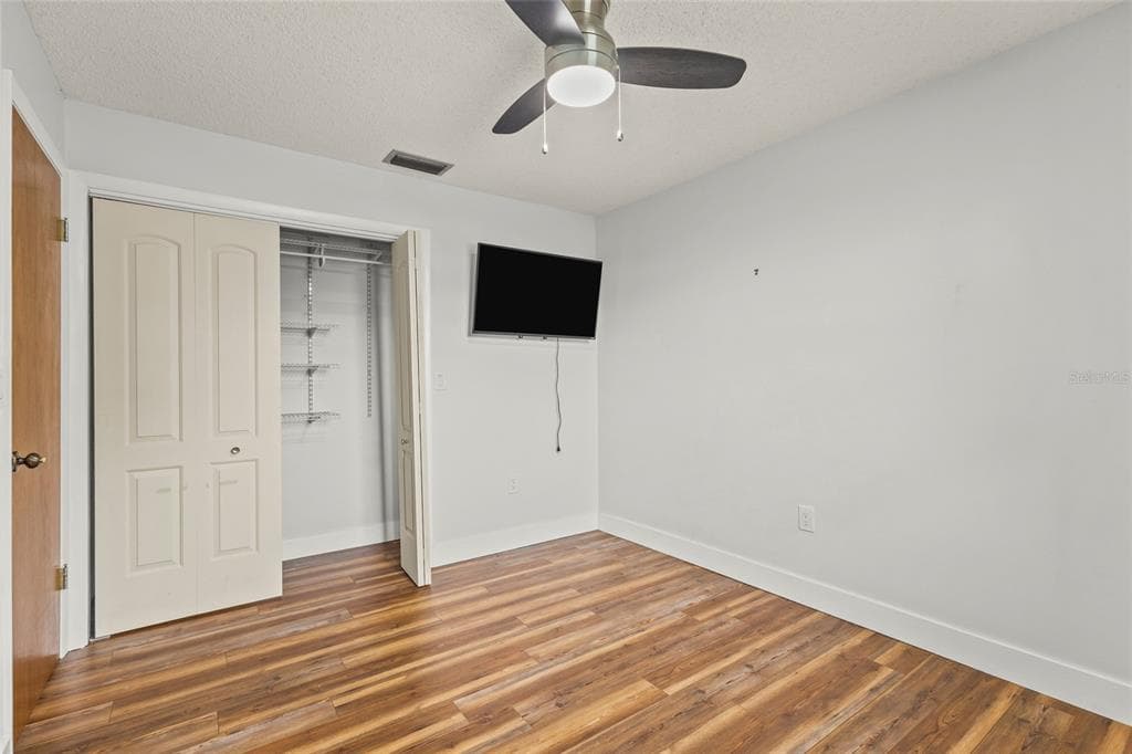 611 LEONA AVENUE photo 15