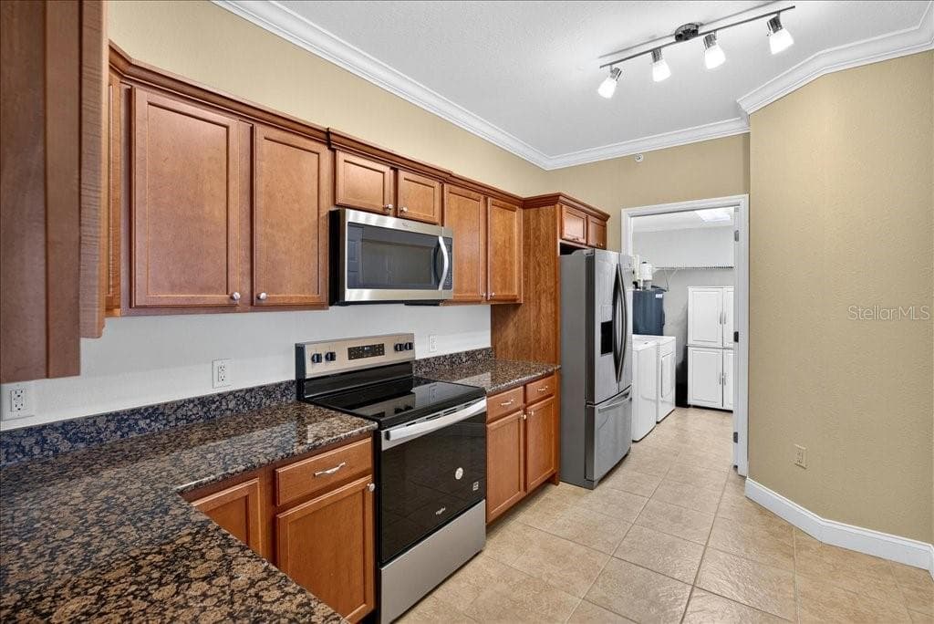 2801 S RIDGEWOOD AVENUE 806 photo 7