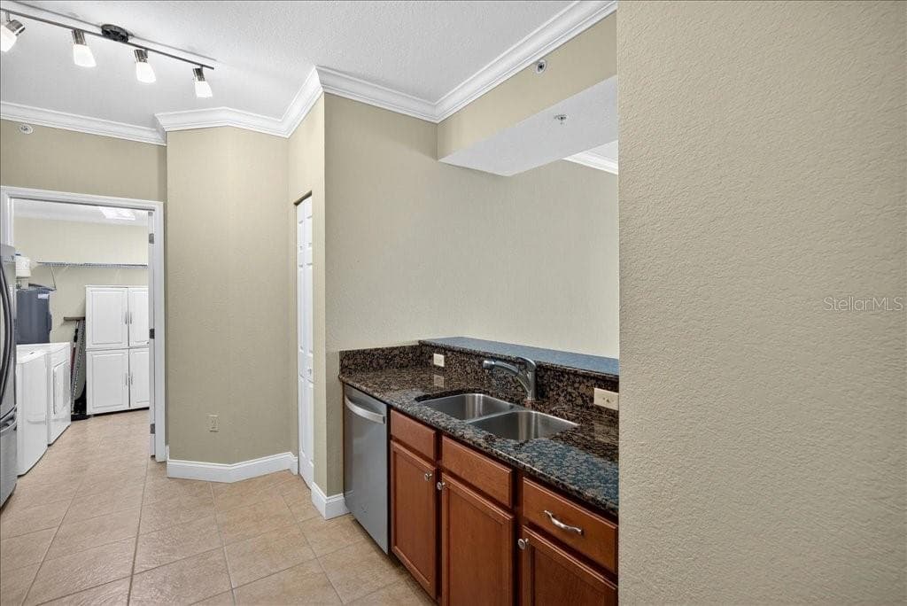 2801 S RIDGEWOOD AVENUE 806 photo 8