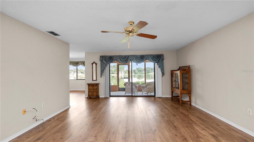 1031 ROLLING WOODS LANE photo 6