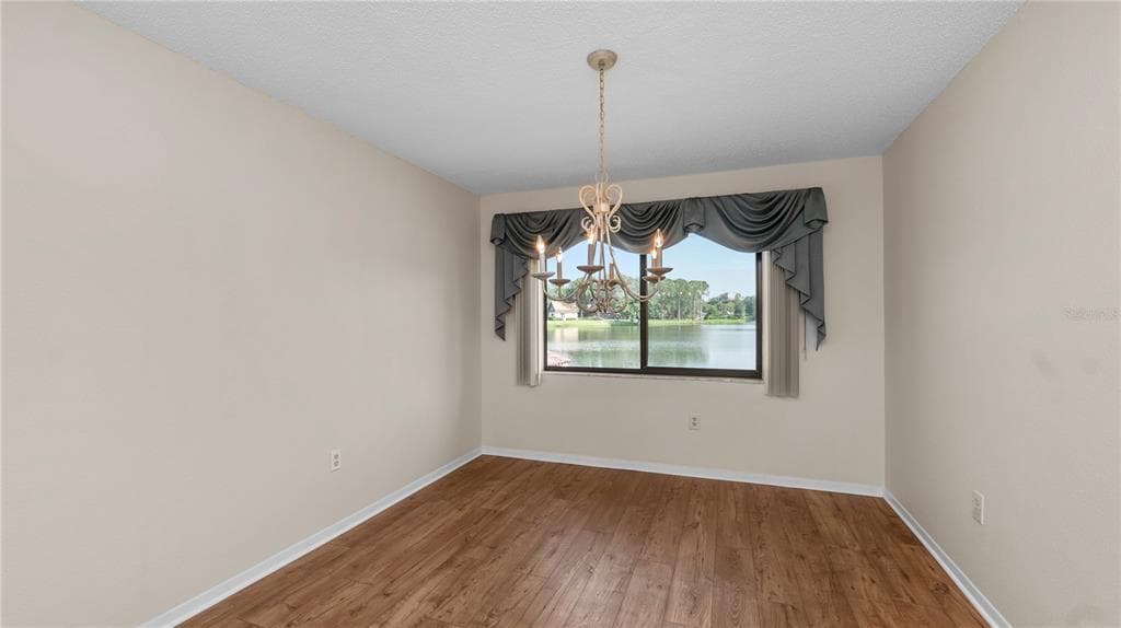 1031 ROLLING WOODS LANE photo 13