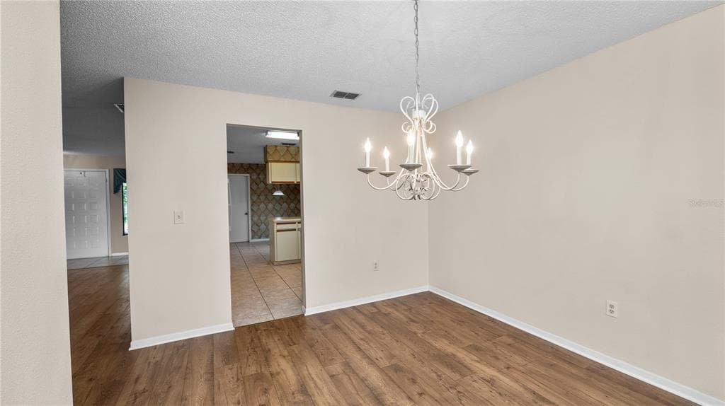 1031 ROLLING WOODS LANE photo 14