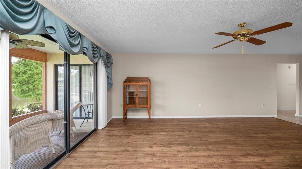 1031 ROLLING WOODS LANE photo 11
