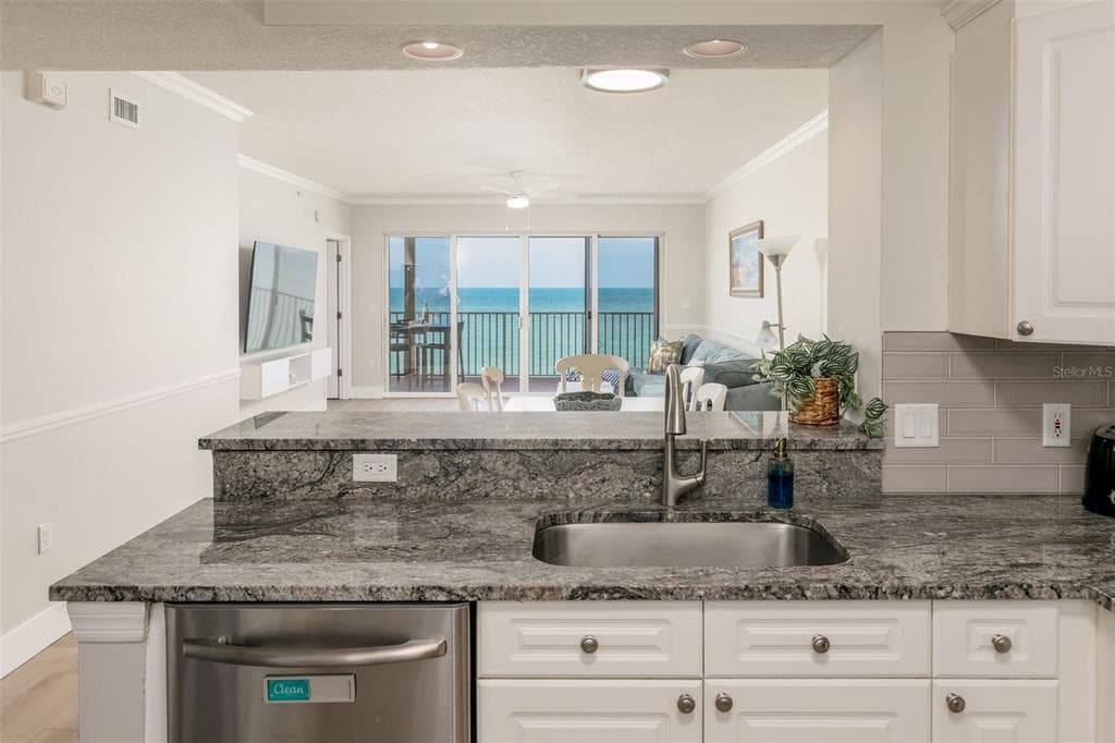 16450 GULF BOULEVARD 762 photo 13