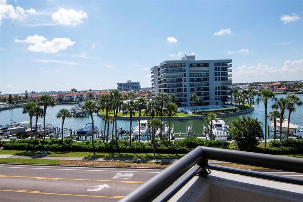 1660 GULF BOULEVARD 407 photo 16