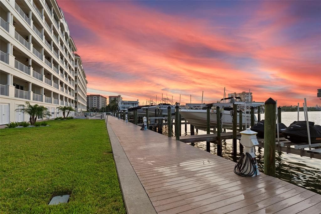 17717 GULF BOULEVARD 604 photo 7
