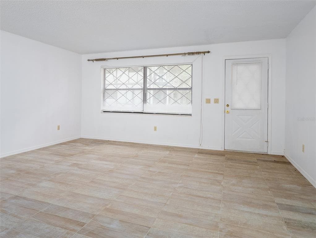 121 SERENA CIRCLE photo 9