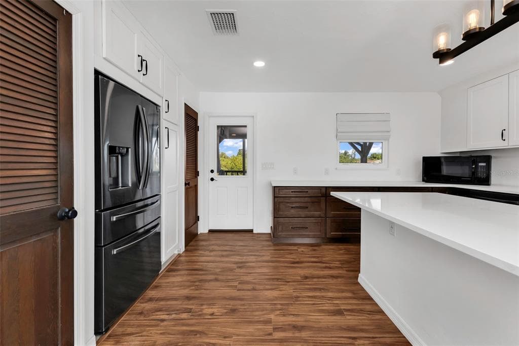 3129 BANYAN WAY photo 10