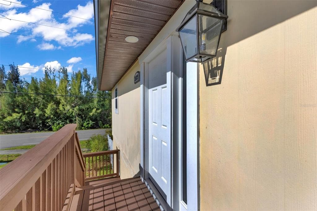3129 BANYAN WAY photo 4