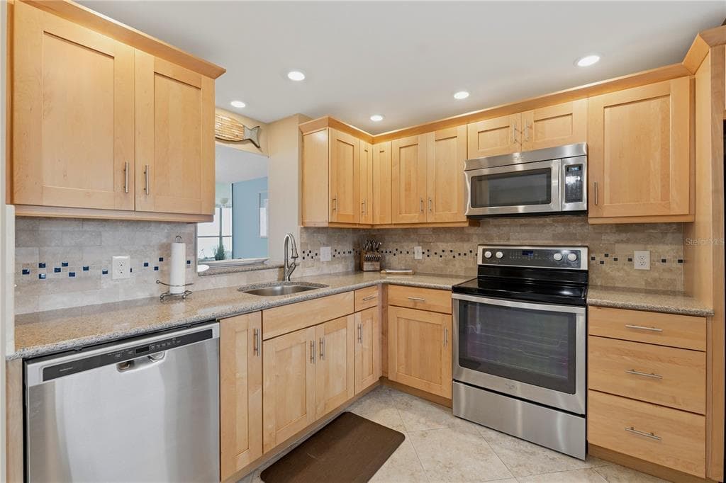 300 WOODETTE DRIVE 602 photo 15