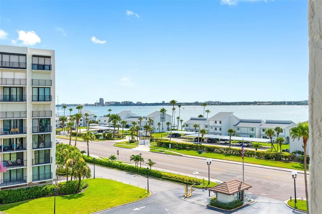 1430 GULF BOULEVARD 501 photo 22