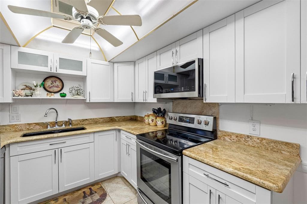 1430 GULF BOULEVARD 501 photo 8