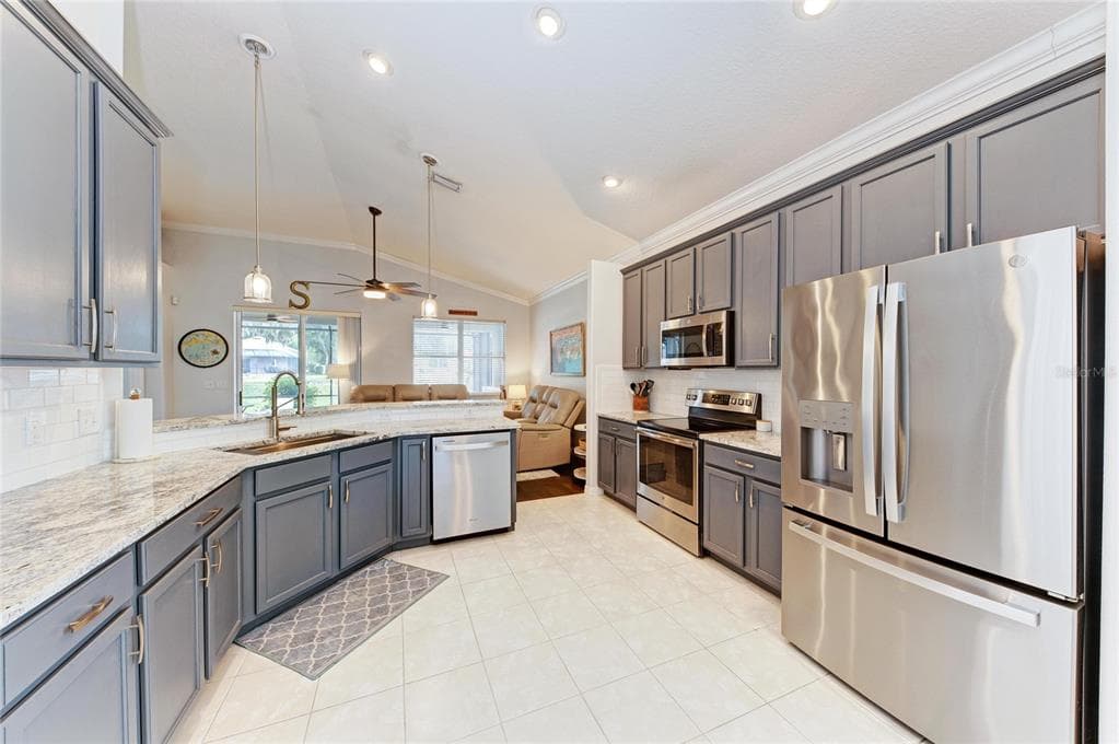 3114 38TH TERRACE E photo 10