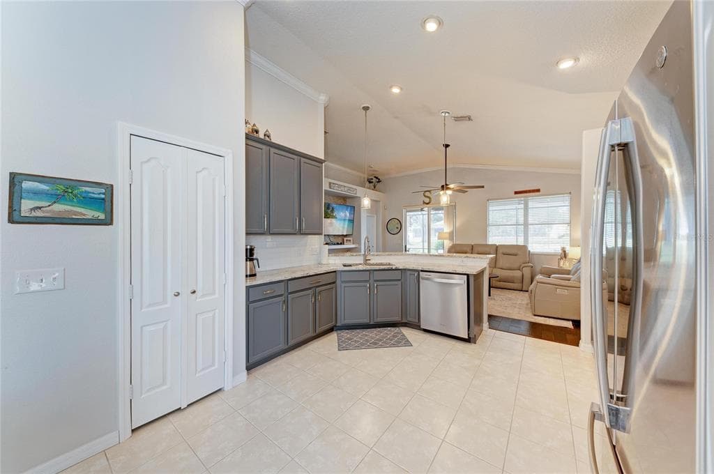 3114 38TH TERRACE E photo 11