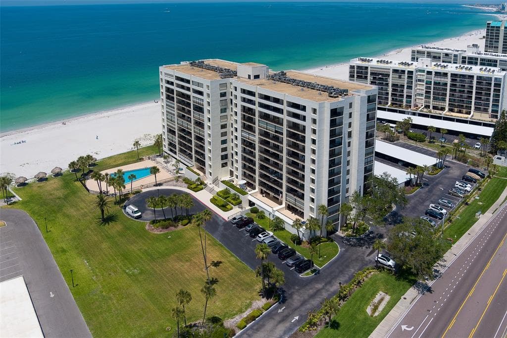 1460 GULF BOULEVARD 305 photo 1