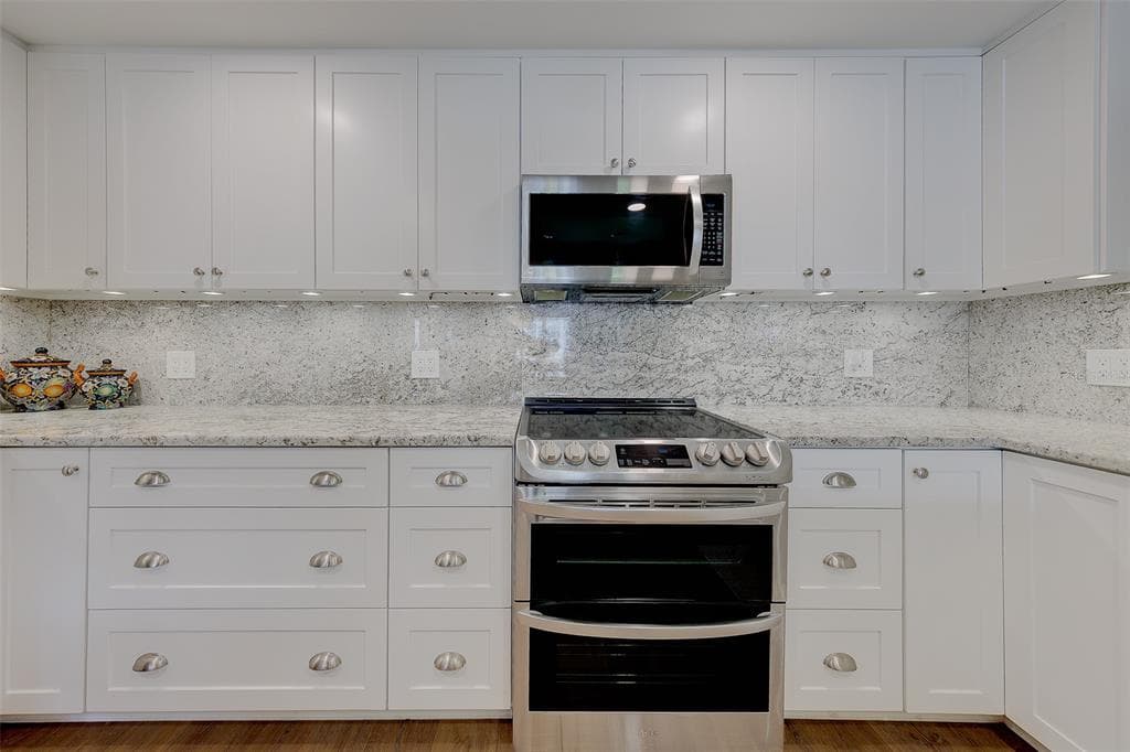 1460 GULF BOULEVARD 305 photo 4