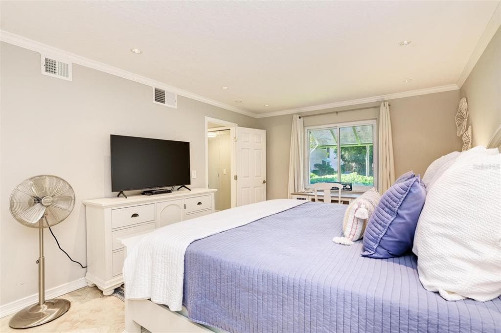 5683 MIDNIGHT PASS ROAD 105 photo 23