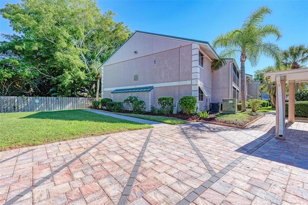5683 MIDNIGHT PASS ROAD #105 5