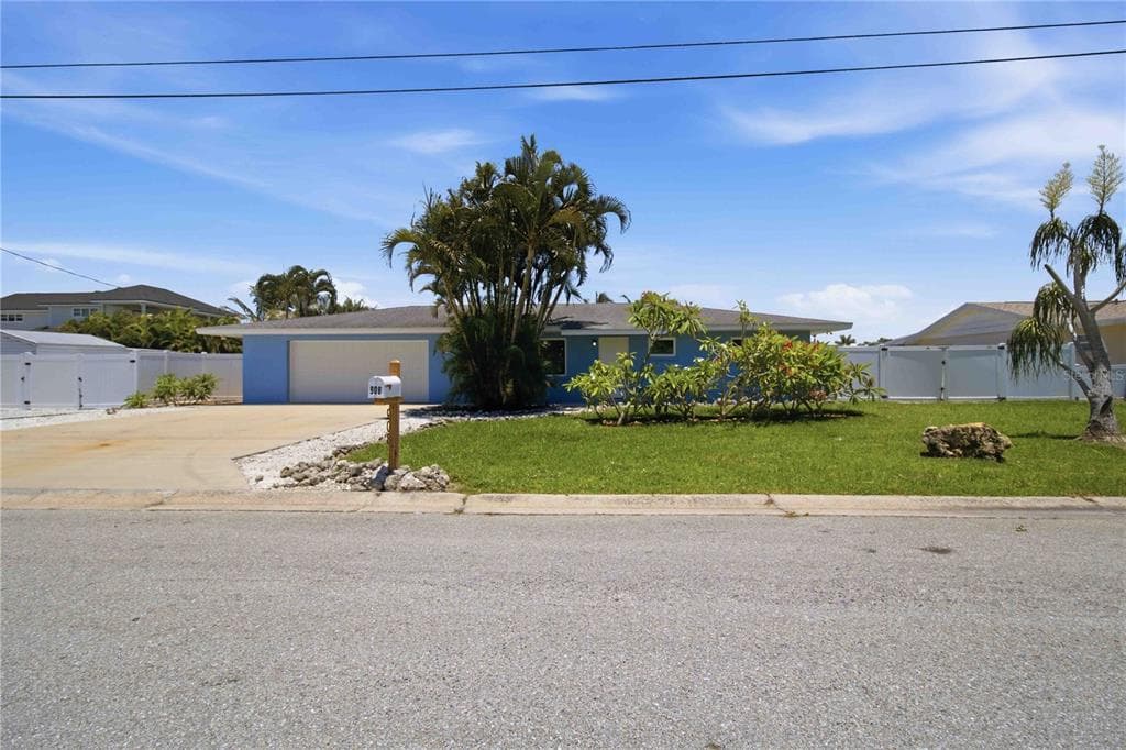 908 24TH AVENUE W photo 1