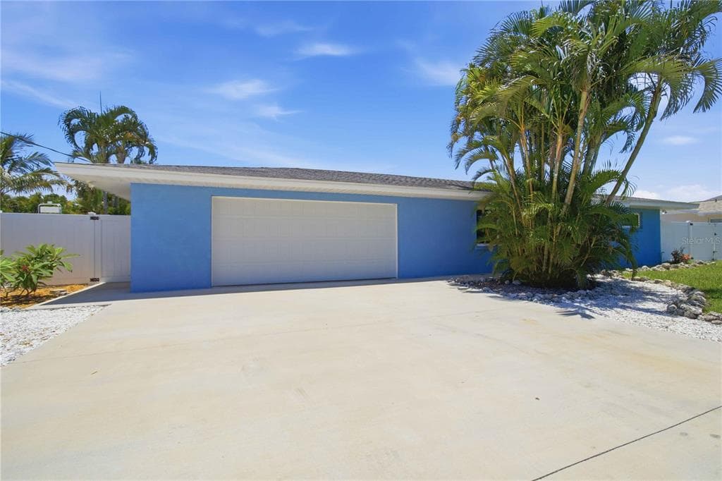 908 24TH AVENUE W photo 5