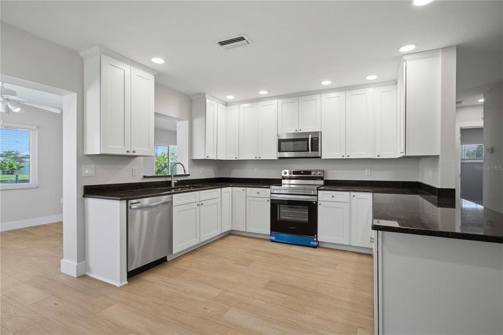 908 24TH AVENUE W photo 14