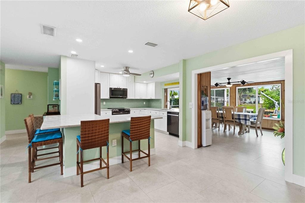 720 IXORA AVENUE photo 12