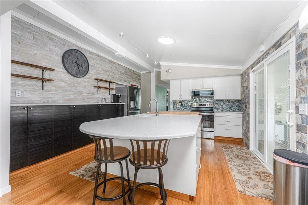 624 BLACKBURN BOULEVARD photo 12