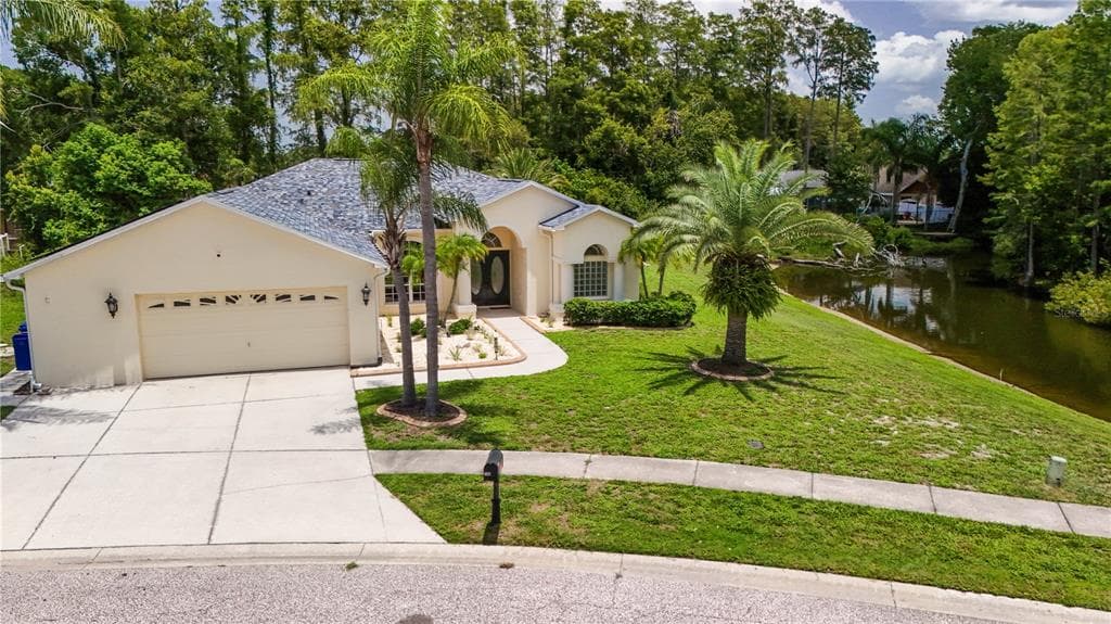 8153 BAYTREE DRIVE photo 2