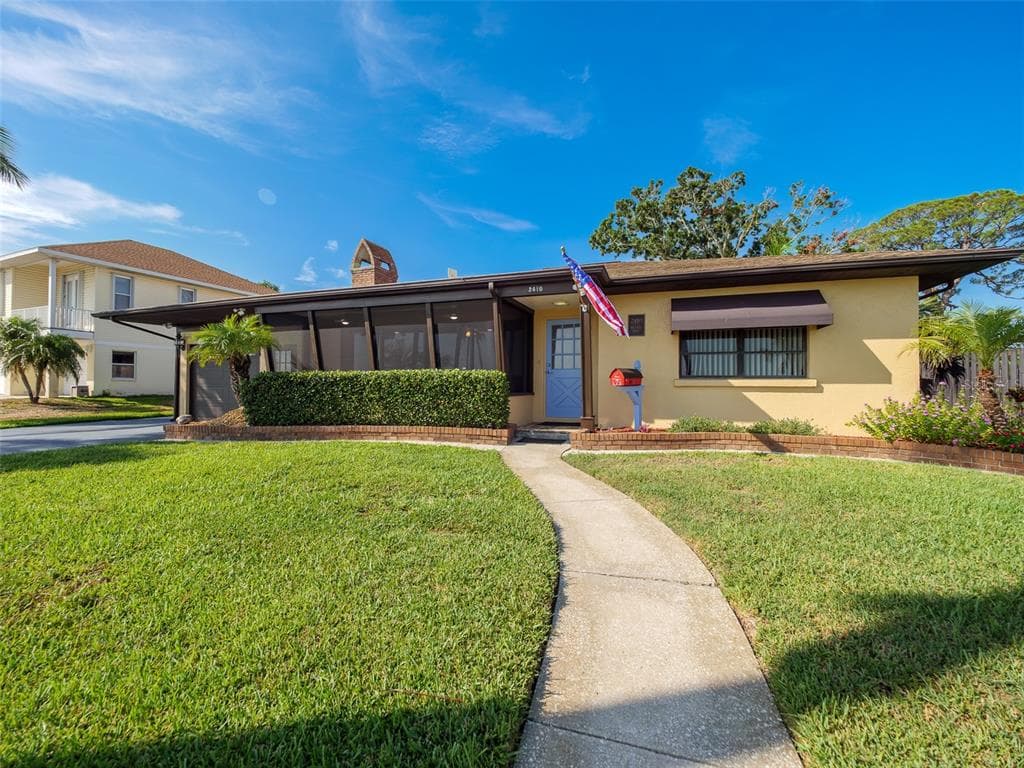 2410 RIVERSIDE DRIVE E photo 9