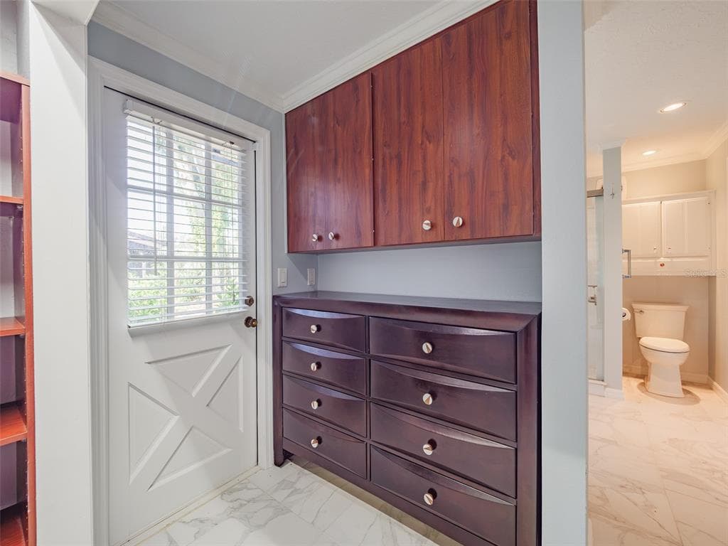 2410 RIVERSIDE DRIVE E photo 25