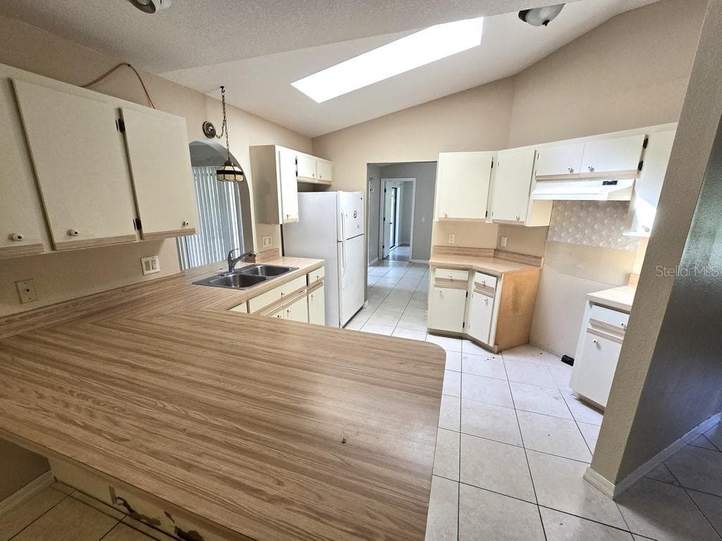 279 KINDRED BOULEVARD photo 5
