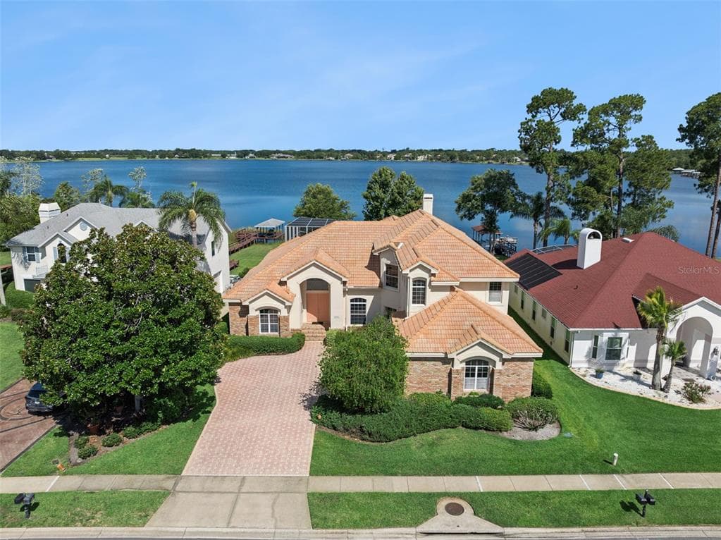 1901 EDGEWATER DRIVE photo 3